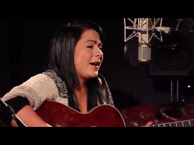Lucy Spraggan - Yes, This One's For You | Ont' Sofa Sessions