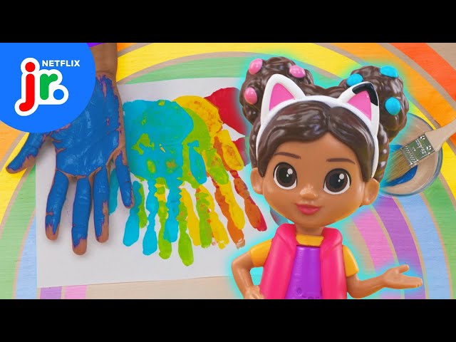 Paint a Handprint Rainbow with Gabby! 🌈 Gabby's Dollhouse Toy Play | Netflix Jr