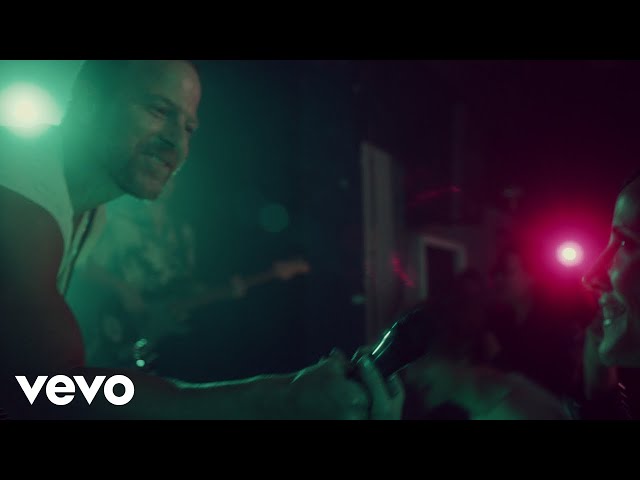Kip Moore - Kinda Bar (Official Music Video)