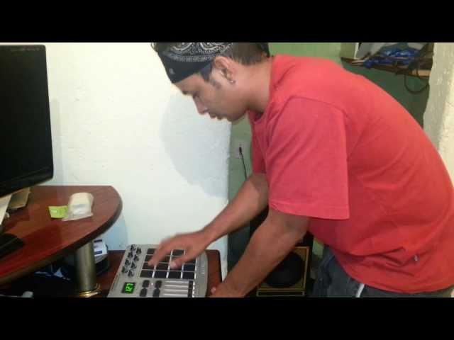 MONTAGEM MEGAMIX - TACA PAU [DJ THIAGO FB]