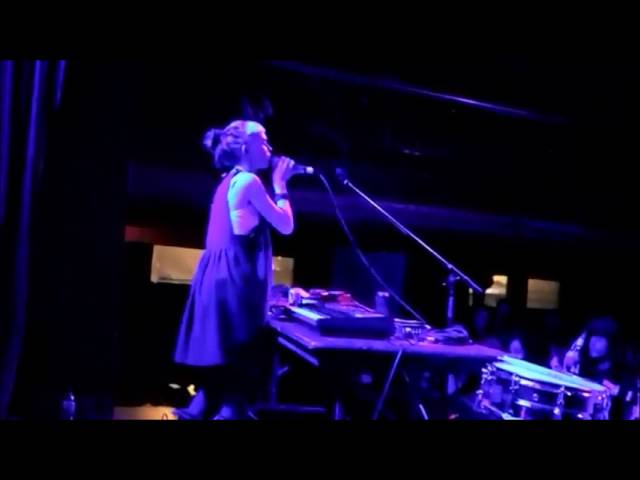 Grimes - Saturn Princess (Live)