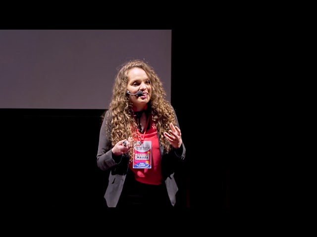 ¿Qué tienen los pobres en la cabeza? | Mayra Arena | TEDxBahiaBlanca