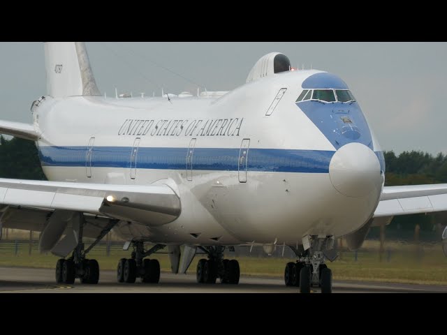 The 'Doomsday Plane' following President Biden in case of war 🇺🇸 🇬🇧