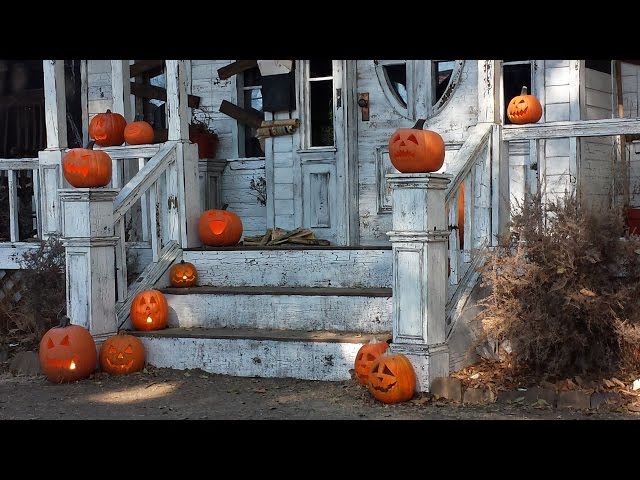MAKE A HAUNTED HOUSE! Halloween Facade Stairs & Railings - DIY Halloween Props [Pt.5]