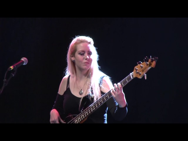 Jen Armstrong - Performing 'Time After Time' (Cyndi Lauper) live in China!