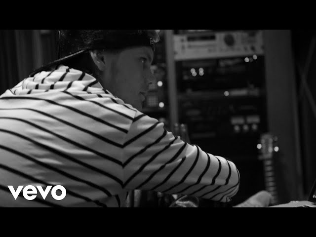 Avicii - The Story Behind "Freak" ft. Bonn