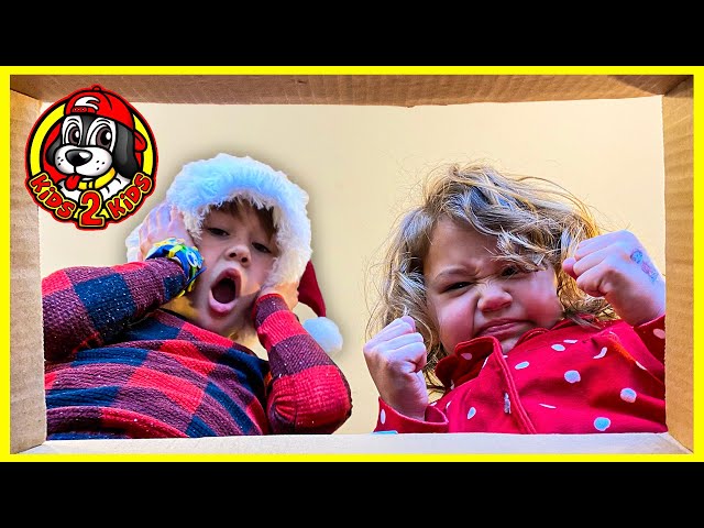 Kids Pretend 🎅🏻 SANTA FORGOT ABOUT US ON CHRISTMAS! WHY?!!