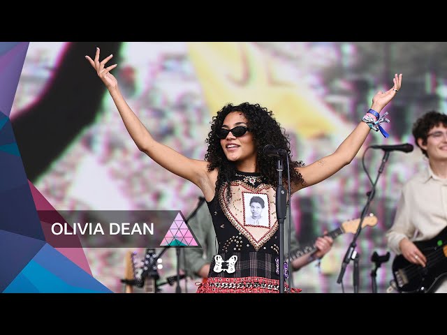 Olivia Dean - Time (Glastonbury 2024)