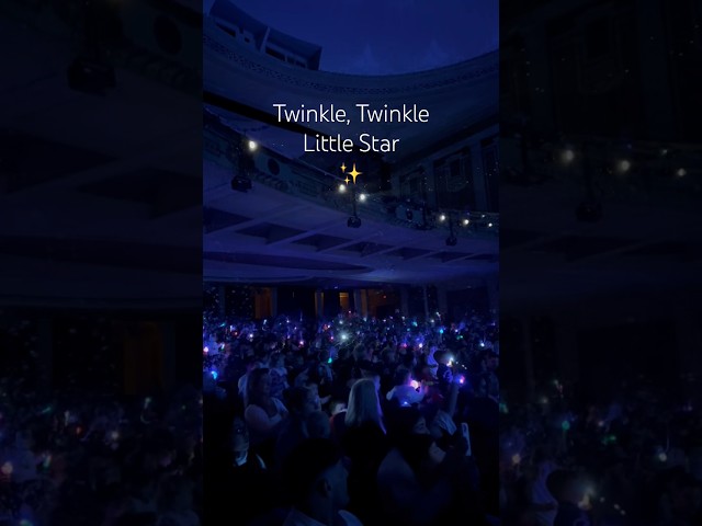 A galaxy of twinkling stars ✨ #kidsconcert #beautiful #thewiggles #concert #lights