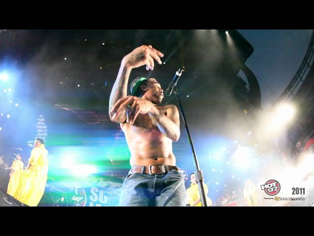 CHRIS BROWN & BUSTA RHYMES - "Look At Me Now" Live at Summer Jam 2011