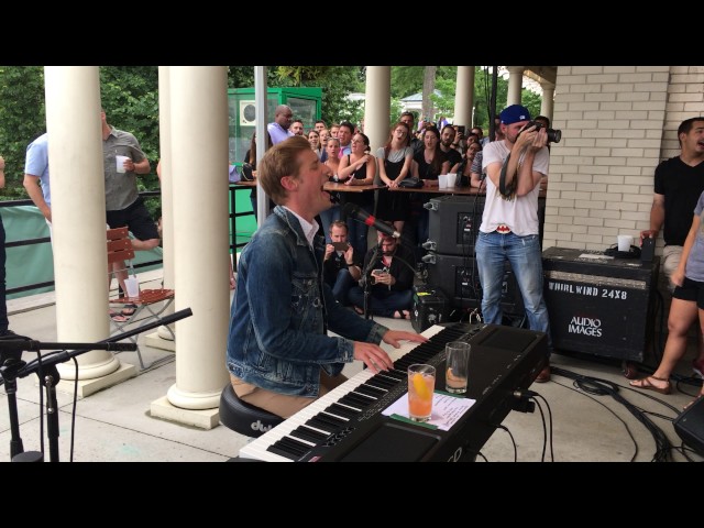 Andrew McMahon In The Wilderness - Cecelia And The Satellite (Live At The Edge's Hidden Happy Hour)