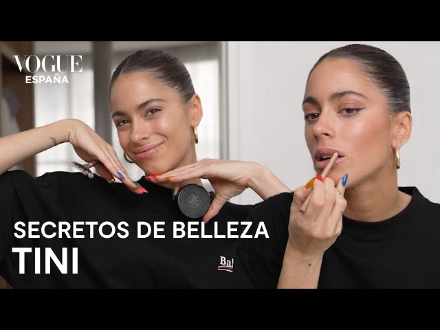 Tini: look diario en tonos tierra y eyeliner perfecto | Secretos de Belleza | VOGUE España