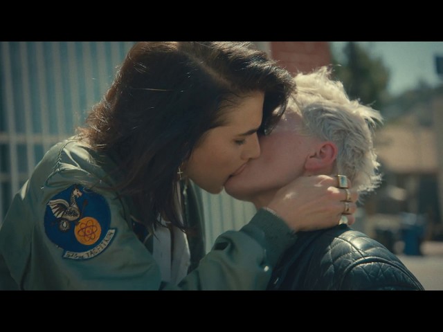 MONA - Kiss Like A Woman (Official Video)