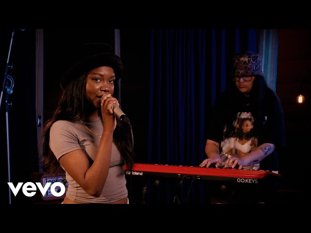 Chanel Loren - Rollin' (Studio Performance)