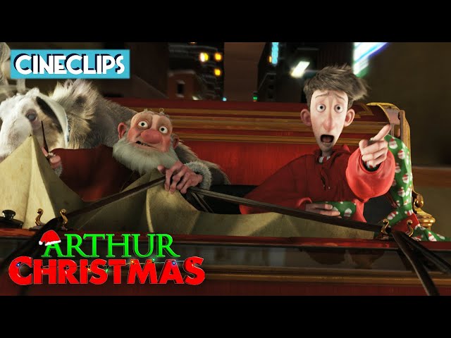 Flying Through Toronto | Arthur Christmas | CineClips