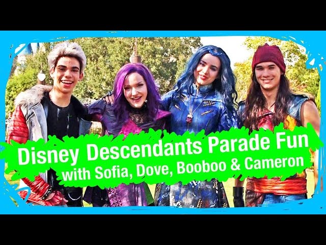 Disney Descendants Parade Fun With Sofia, Dove, Booboo & Cameron | WDW Best Day Ever