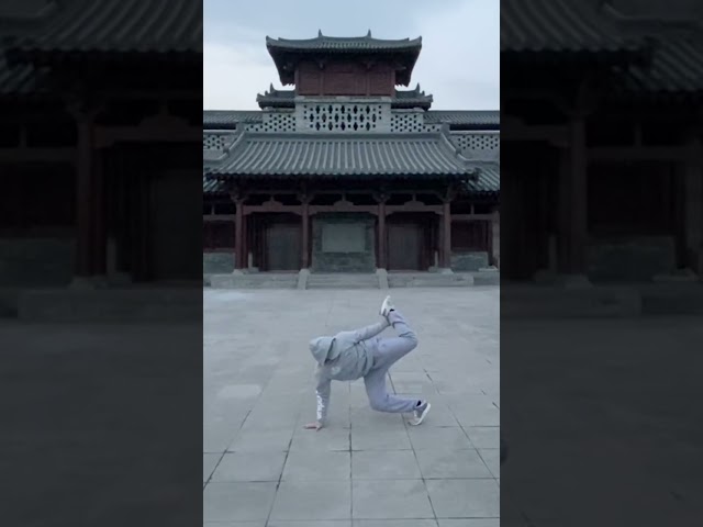 World Champ Breakdancer FREESTYLES in a Temple | Shanxi, China 2019 | Bboy Crumbs