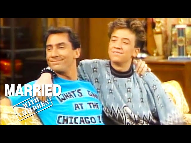 Steve Takes Peg & The Kids To The Zoo Instead Of Job Hunting | Married With Children