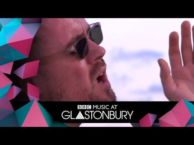 Maverick Sabre performs Drifting in session at Glastonbury 2019