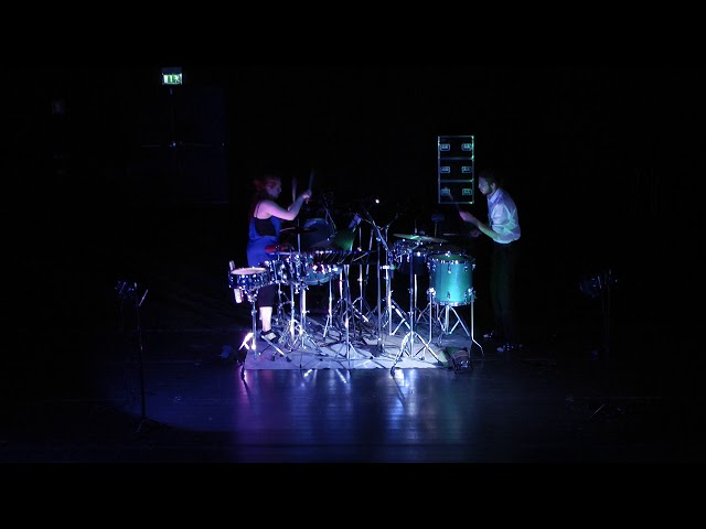 Multi percussion duet, Surface Tension av Dave Hollinden