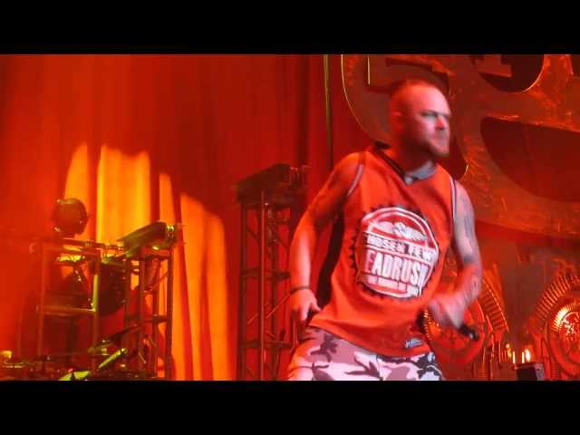 Five Finger Death Punch - Under And Over It / Burn It Down at Rockstar Mayhem Festival 2013