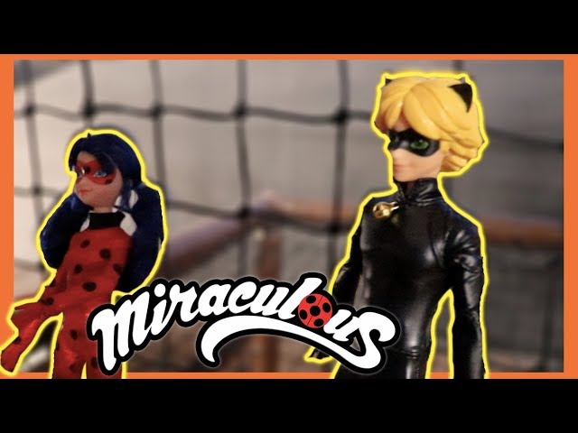 Ladybug & Cat Noir stuck in a Softplay - Toy Adventures | WWTV