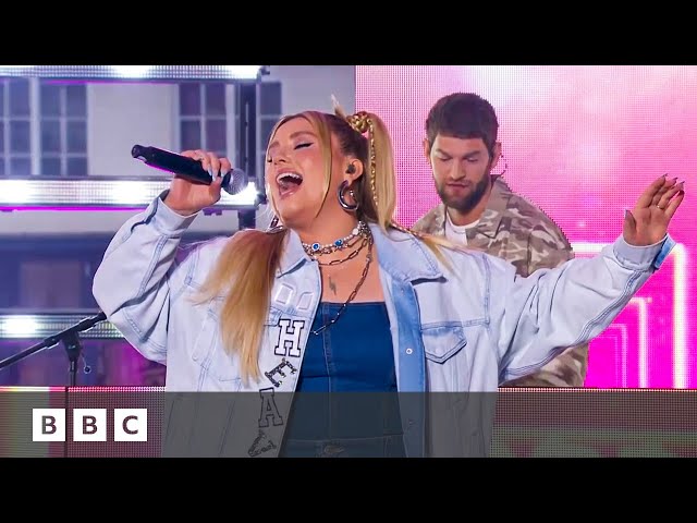 Nathan Dawe, Joel Corry and Ella Henderson perform ‘0800 HEAVEN’ | The One Show - BBC