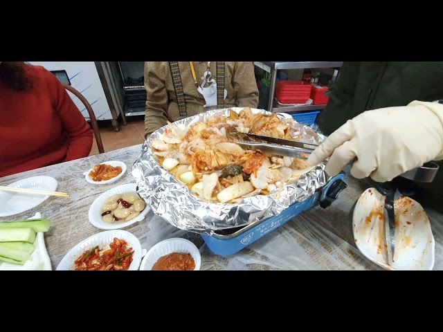 kimchi pork belly BBQ with sea food - 여수 23번 포장마차 삼합