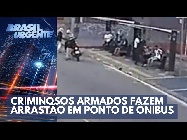 Cidade dos Assaltos: criminosos armados fazem arrastão em ponto de ônibus | Brasil Urgente