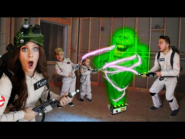 Ghostbusters Family In Real Life EXPLORE HAUNTED CONSTRUCTION SITE!