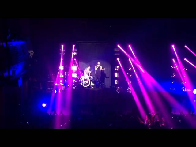 twenty one pilots - fake you out / summertime sadness (lana del rey cover) [live]