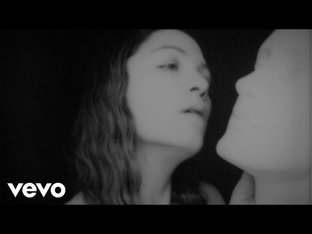 Natalia Lafourcade - Mi manera de querer (Video Lyric)