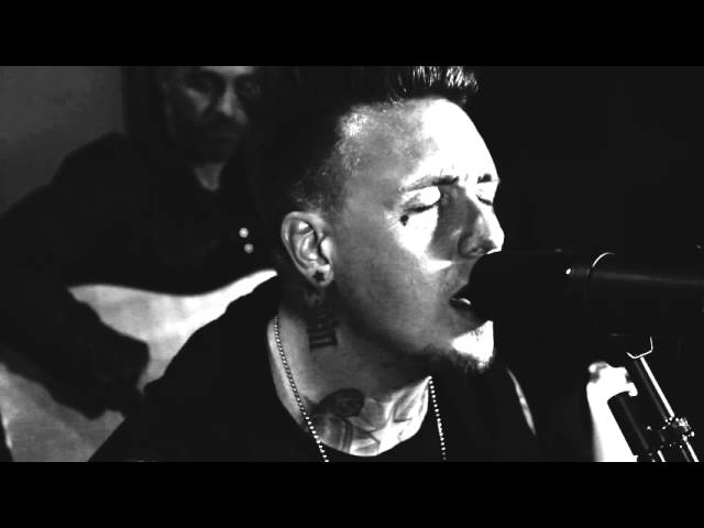 Papa Roach - Falling Apart (Live Acoustic version)