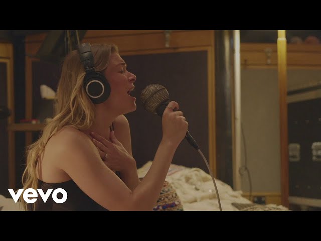 LeAnn Rimes - Throw My Arms Around the World (Making the Record)