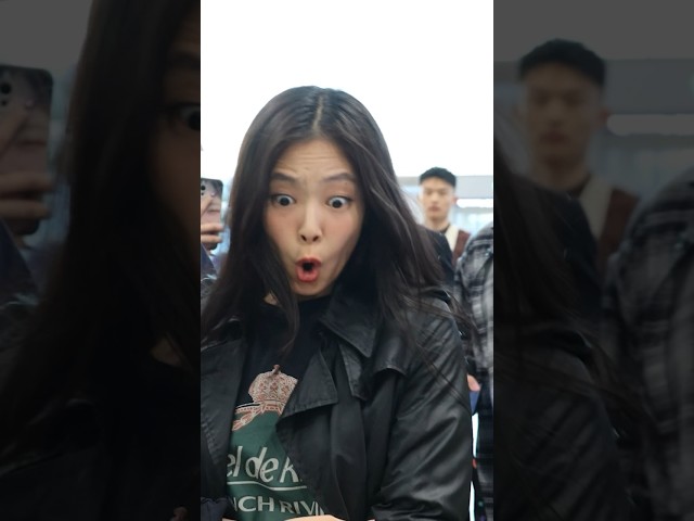 Why was Blackpink Jennie surprised at the airport? #blackpink #jennie #kpop #디스패치 #dispatch