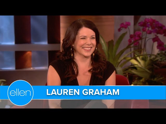 Lauren Graham Gets Scared by a Panda (Season 7)