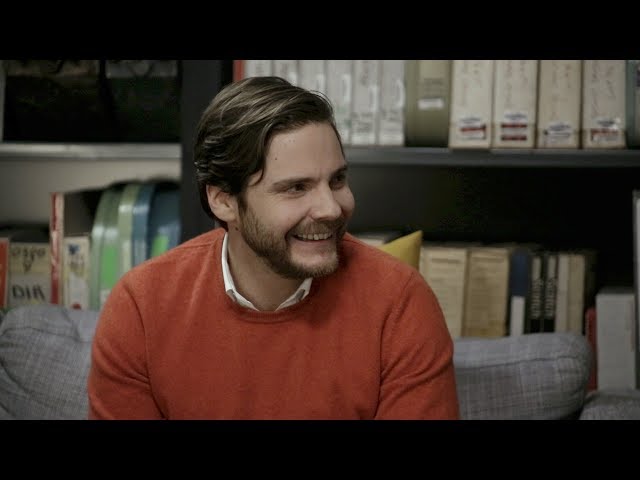 Daniel Bruhl: Discusses His Leading Role on The Alienist, Tapas Bars, and Berlin
