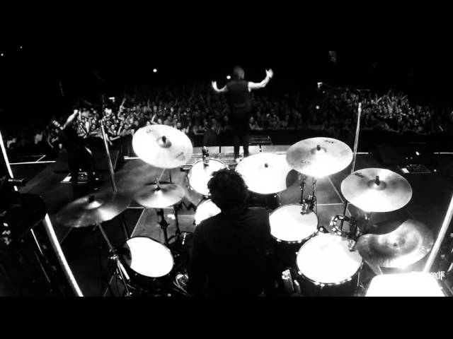 Papa Roach Face Everything and Rise - live performance clip