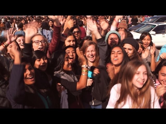 One Direction Fans Engulf Jeannie!
