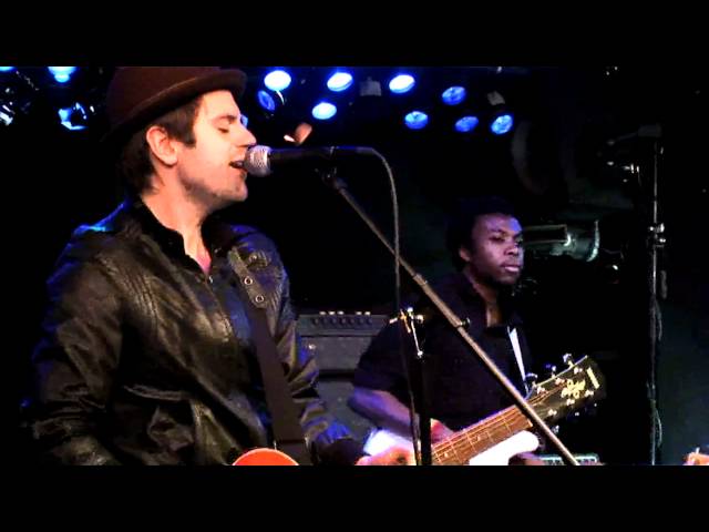 Bedouin Soundclash - Walls Fall Down - Live on Fearless Music HD