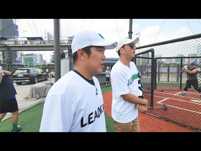 실시간 훈련영상(8.18) 캐나다 야구 유학생 정근우씨, 김성근 감독님을 만났습니다. | 최강야구