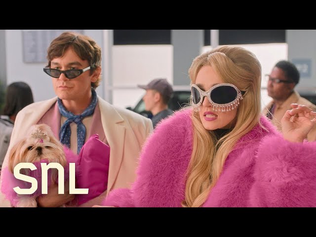 Chloe Fineman is a VIP with Magenta Status (In Partnership with T-Mobile) - SNL