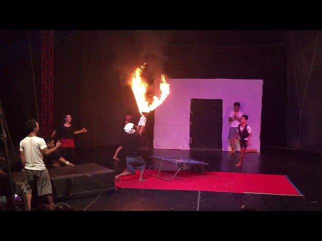 Cabaret - Phare Ponleu Selpak Circus Show ឈុតមួយក្នុងកាសំដែងសៀក កាបារេ