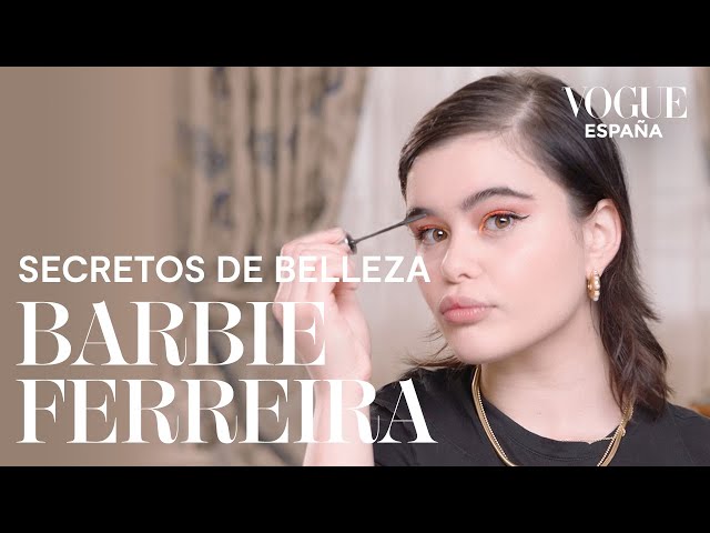 Barbie Ferreira (Euphoria): un delineado colorido paso a paso | Secretos de Belleza | VOGUE España