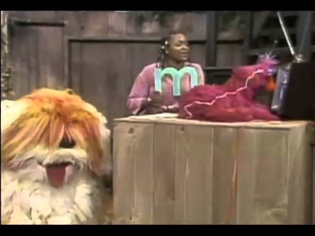 Classic Sesame Street: Olivia Demonstrates M and N (1979)