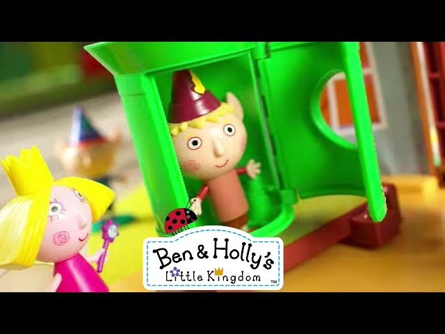 Ben and Holly's Brand New Elf Tree Playset