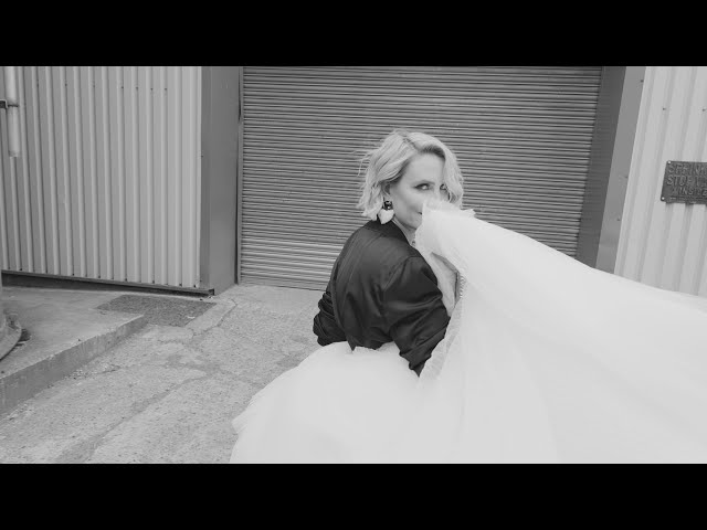 Claire Richards – Song For The Lonely (Official Video)