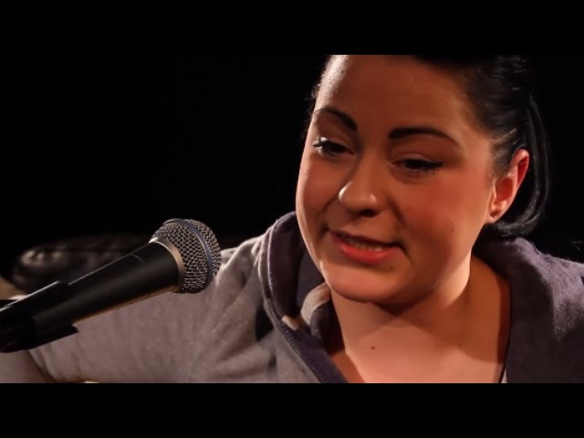 Lucy Spraggan - Acoustic Mashup | Ont' Sofa Sessions