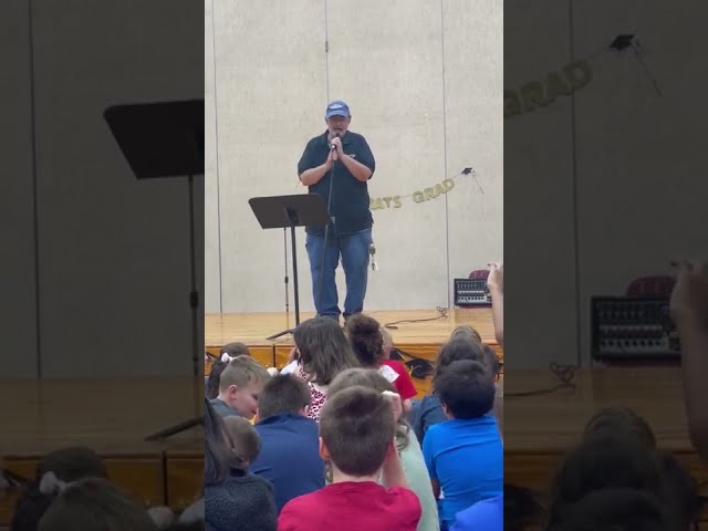 Custodian Gets Standing Ovation from Students While Sing Don't Stop Believing