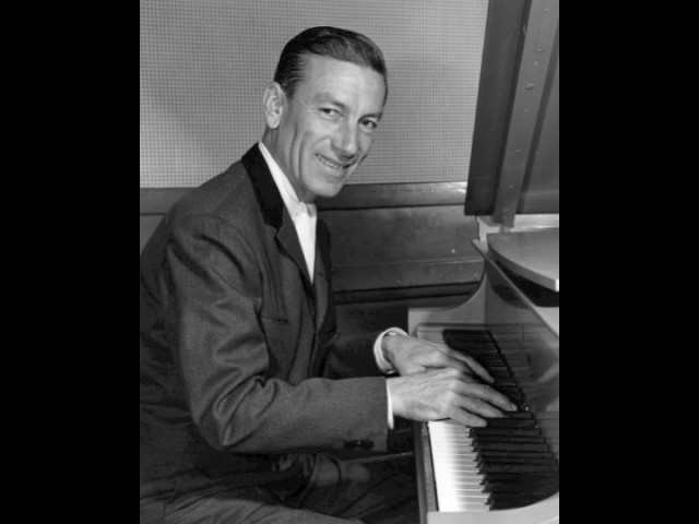 Civilization (Bongo, Bongo, Bongo) (1948) - Hoagy Carmichael